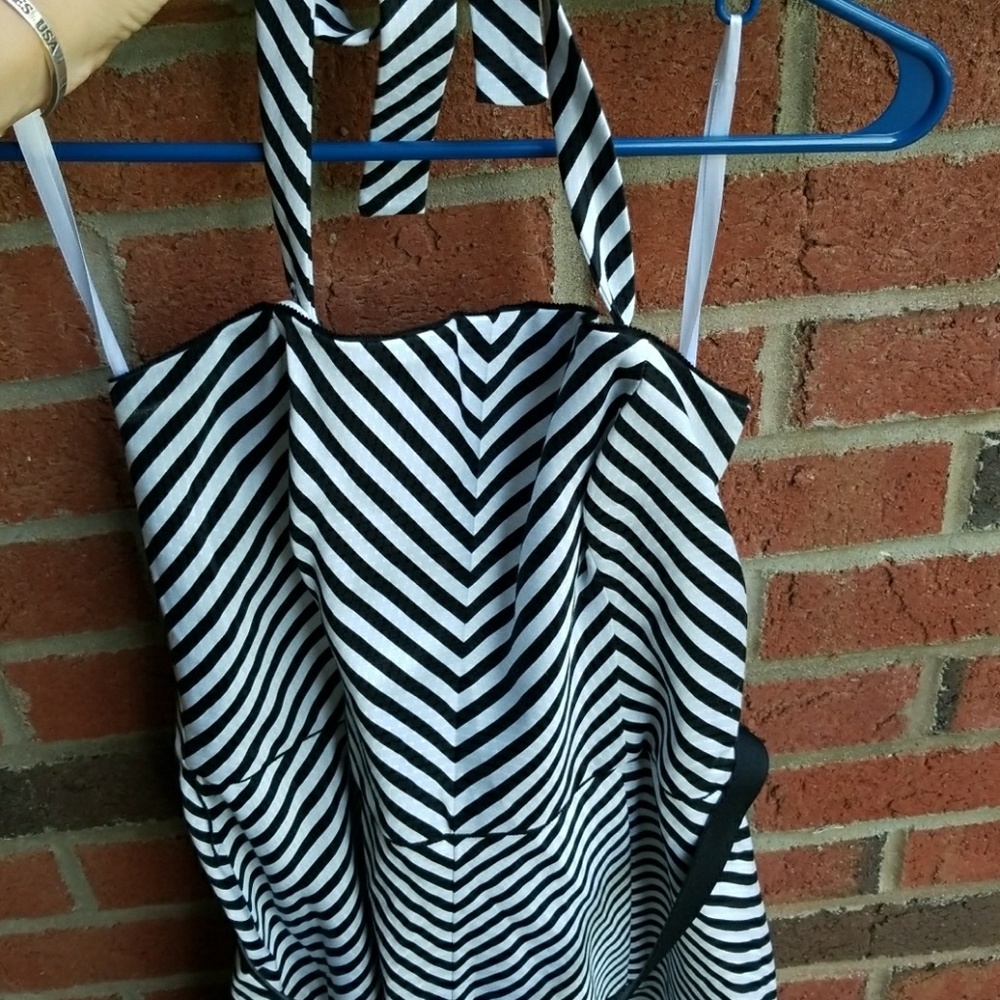 Dress - Picture 2 of 5